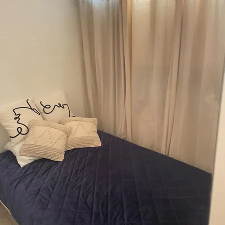 2 Bedroom Near The Sea With Parking Apartment