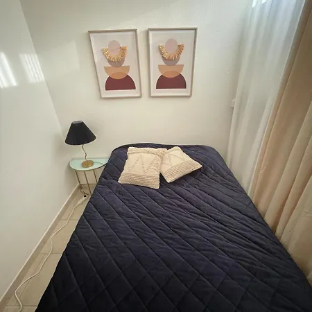 2 Bedroom Near The Sea With Parking